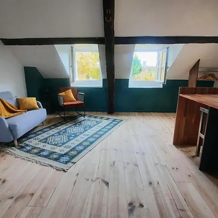 Charming 1-bed Studio In Appartamento Saint-Pierre-Les-Nemours